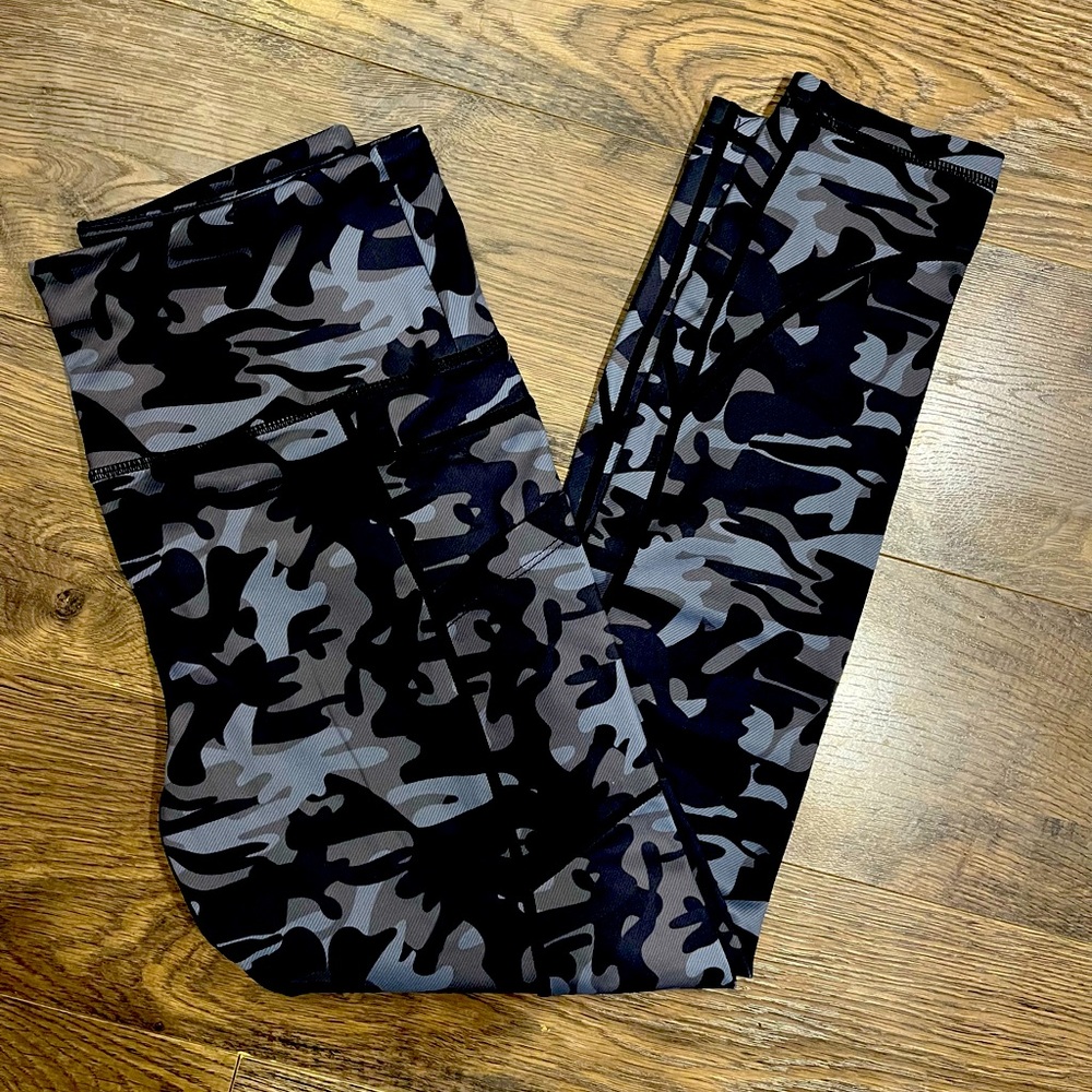 Black Camo Pocket Light n Tight